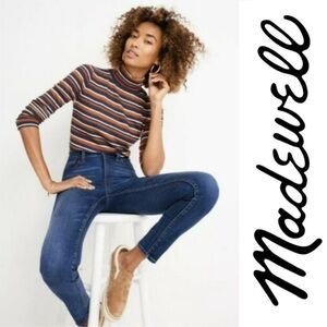 Madewell 9” high rise skinny jean in dark blue denim in size 26.